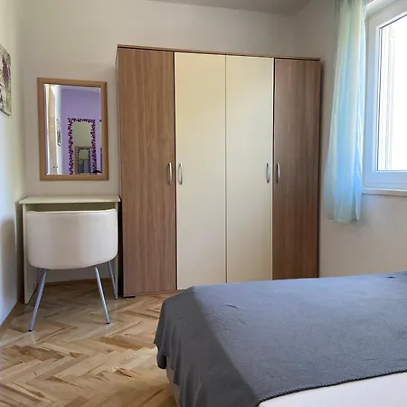 Maisonette Jadranka Mit Separatem Eingang * Baška